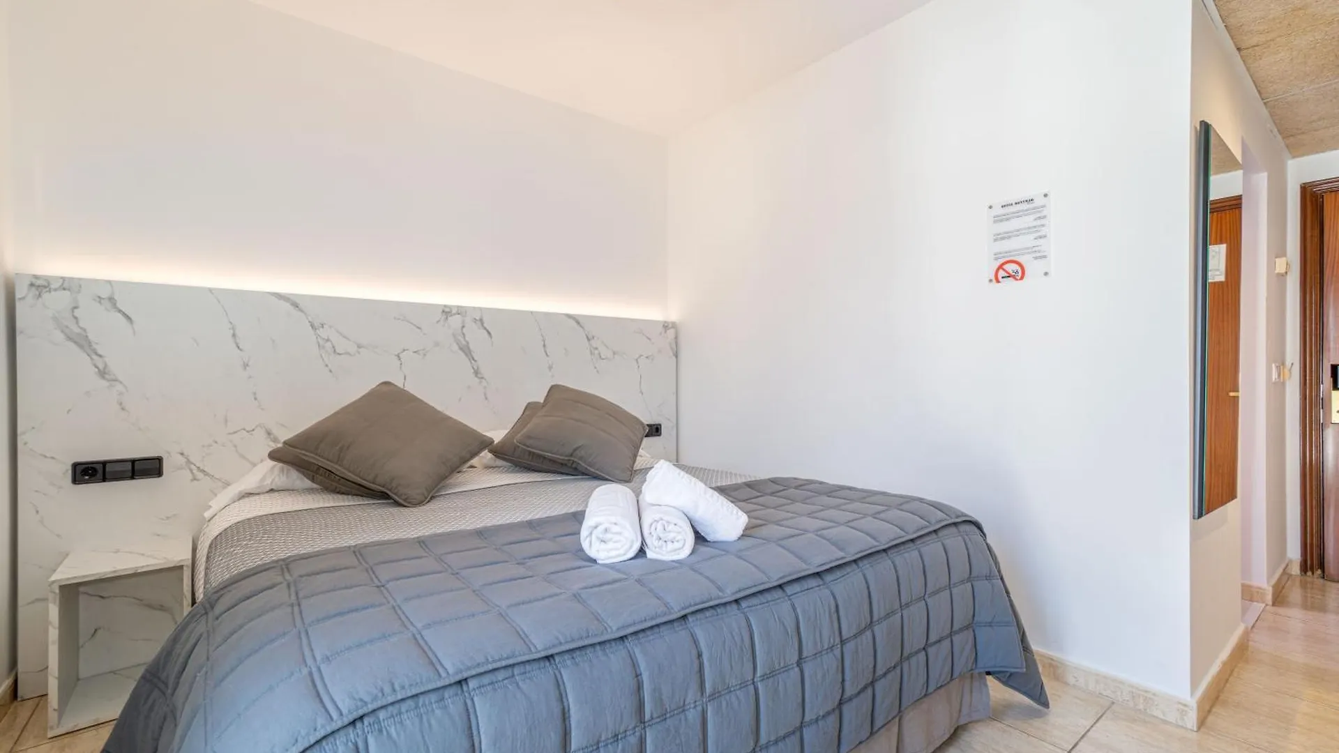 Hotel Montmar Roses 3*,  Spanje