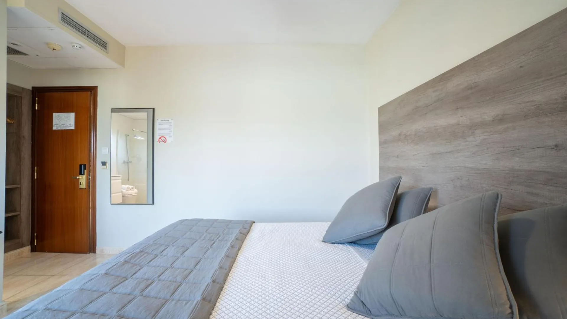 Hotel Montmar Roses 3*,